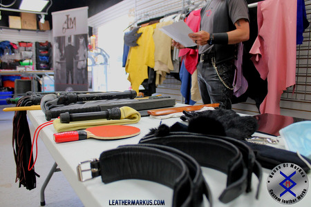 Markus teaching introduction to BDSM in Kansas City Missouri